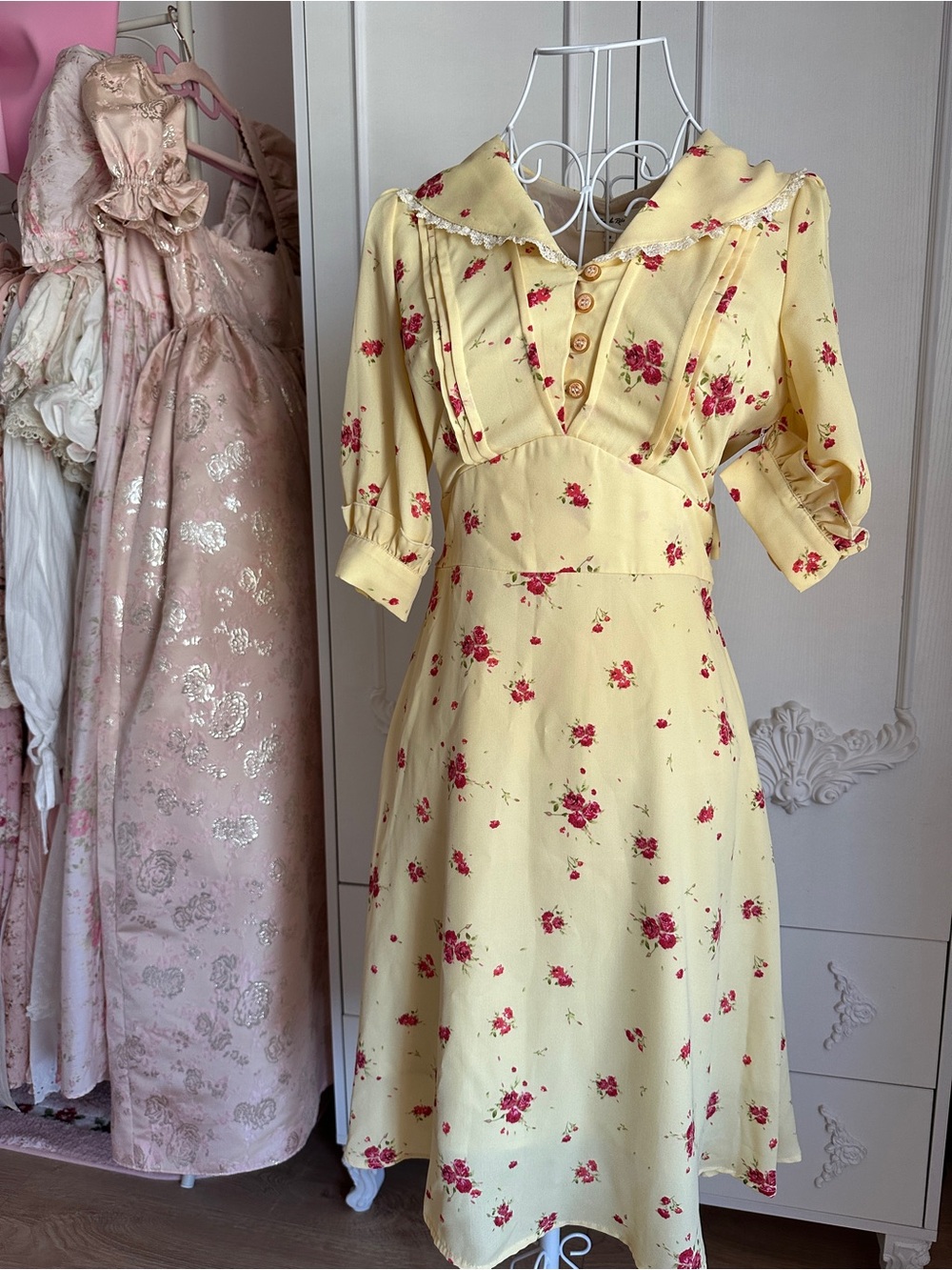 Simple retro floral dress NWOT